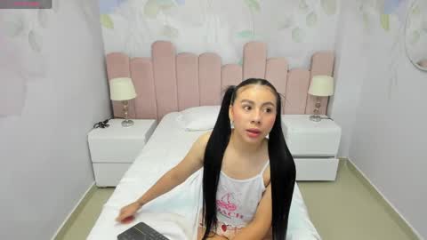 Snapshot of ashley_lee4u chatting on April 12, 11:48 am ASHLEY online show from April 12, 11:48 am