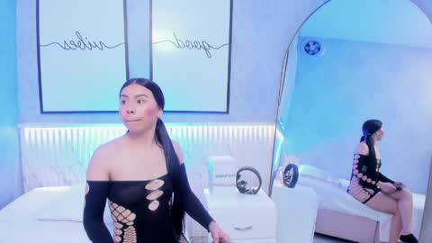 Snapshot of ashley_lee4u chatting on May 15, 11:34 pm ASHLEY online show from May 15, 11:34 pm