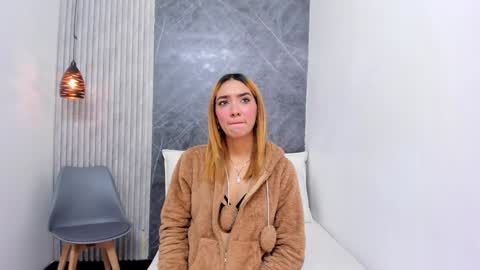 ashley_miller26 online show from January 26, 12:01 pm