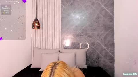 Snapshot of ashley_miller26 chatting on May 21, 10:44 am ashley_miller26 online show from May 21, 10:44 am