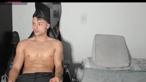 ASHLEY AND TYLER online show from October 25, 1:13 am