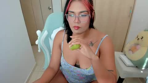 Snapshot of ashleygzles chatting on July 17, 8:46 pm Ashley online show from July 17, 8:46 pm