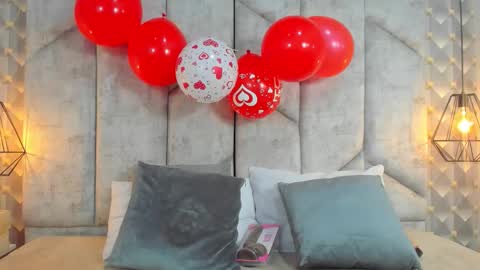 Snapshot of ashleyhiil2 chatting on February 15, 1:46 am AshleyHill online show from February 15, 1:46 am