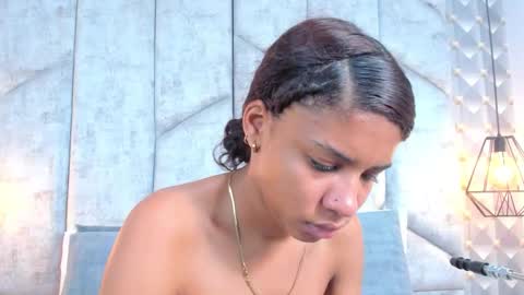 Snapshot of ashleyhiil2 chatting on February 17, 1:24 am AshleyHill online show from February 17, 1:24 am