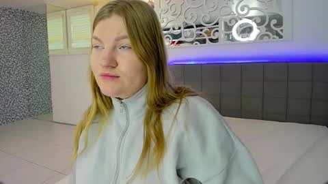 AshleyJonse online show from January 19, 6:06 am