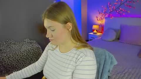 Snapshot of ashleyjonse chatting on July 1, 4:36 am AshleyJonse online show from July 1, 4:36 am