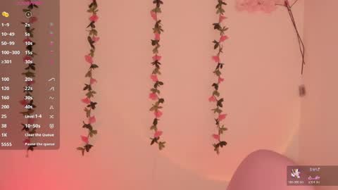 Snapshot of ashleyroys_111 chatting on May 4, 9:33 pm dahiana online show from May 4, 9:33 pm