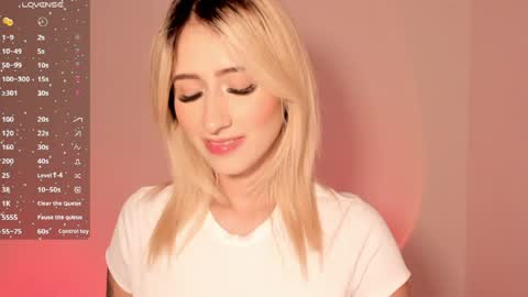 Snapshot of ashleyroys_111 chatting on May 28, 9:34 pm dahiana online show from May 28, 9:34 pm