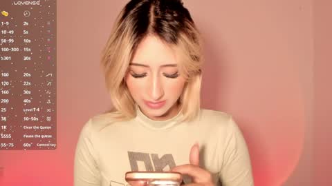 Snapshot of ashleyroys_111 chatting on June 5, 9:31 pm dahiana online show from June 5, 9:31 pm