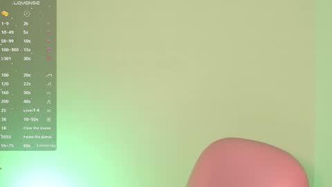 Snapshot of ashleyroys_111 chatting on June 7, 9:07 pm dahiana online show from June 7, 9:07 pm