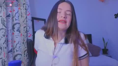 Snapshot of ashleyt1998 chatting on October 4, 4:05 pm ASHLEY online show from October 4, 4:05 pm