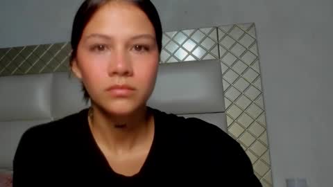 Snapshot of ashleytravis_ chatting on October 19, 11:38 pm online show from October 19, 11:38 pm