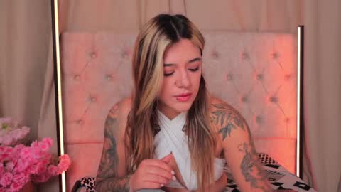 Ashley Lauren online show from January 8, 3:51 am