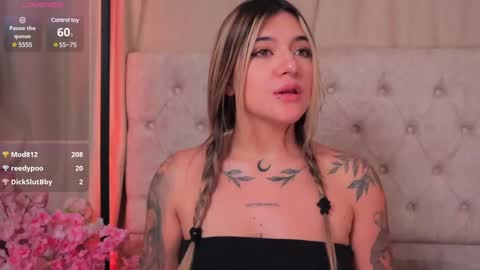 Ashley Lauren online show from February 10, 9:58 am