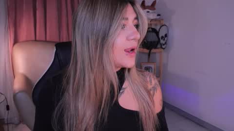 Ashley Lauren online show from October 23, 4:12 am