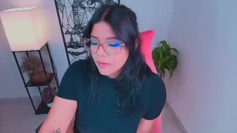 Snapshot of ashleyy18__ chatting on June 14, 3:19 am Ashleyy18 online show from June 14, 3:19 am