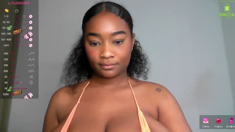 Snapshot of ashly_0b chatting on February 5, 6:15 pm Ashly online show from February 5, 6:15 pm