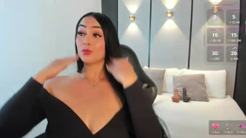Snapshot of ashly_moonn chatting on June 10, 12:37 pm A S H L Y online show from June 10, 12:37 pm