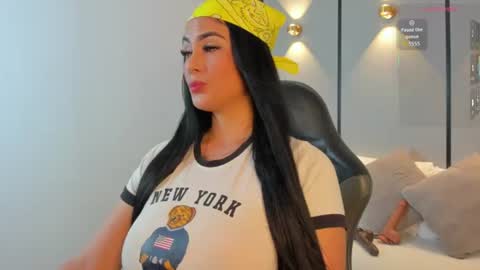 Snapshot of ashly_moonn chatting on June 12, 12:37 pm A S H L Y online show from June 12, 12:37 pm