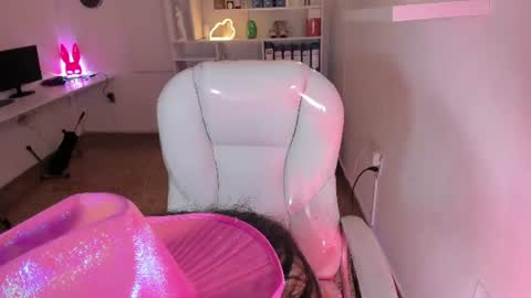 Snapshot of ashly_nova chatting on July 18, 1:26 pm Ashly online show from July 18, 1:26 pm