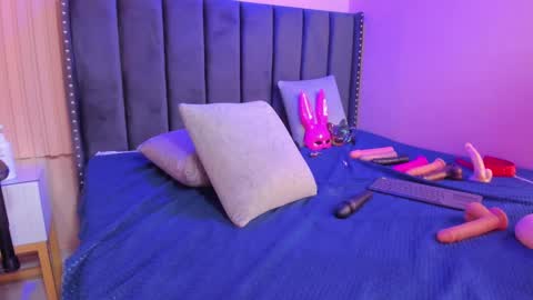 ashlye_miller_ online show from February 9, 9:37 am