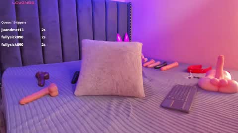 ashlye_miller_ online show from February 18, 6:59 am