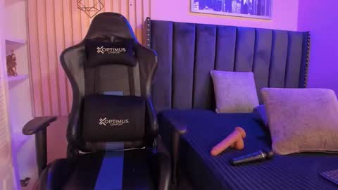 ashlye_miller_ online show from October 15, 4:12 am