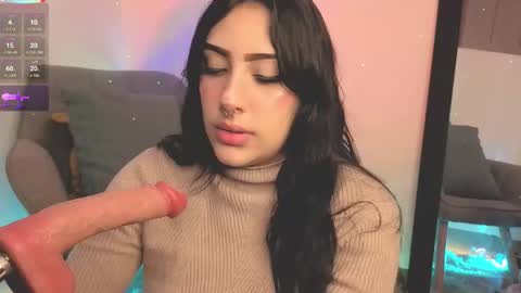 Snapshot of ashlynnlowe_ chatting on October 16, 8:10 pm Ash online show from October 16, 8:10 pm