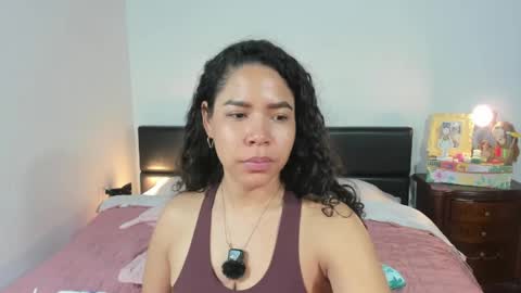 ashlyviper77 online show from May 2, 6:57 pm