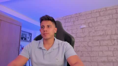 Snapshot of ashton_coleman_ chatting on May 16, 4:09 am my name real is camilo online show from May 16, 4:09 am