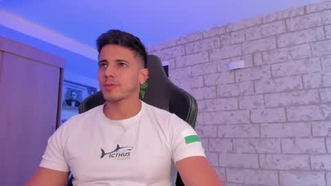 Snapshot of ashton_coleman_ chatting on May 20, 7:31 pm my name real is camilo online show from May 20, 7:31 pm