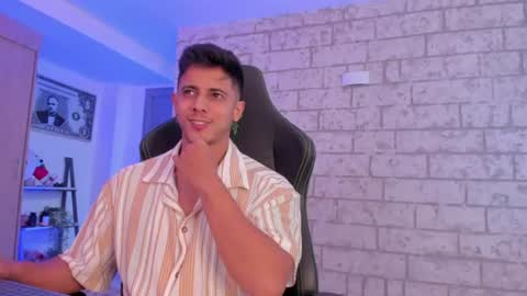 Snapshot of ashton_coleman_ chatting on June 14, 3:08 am my name real is camilo online show from June 14, 3:08 am
