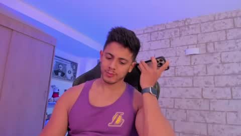 Snapshot of ashton_coleman_ chatting on June 24, 4:33 am my name real is camilo online show from June 24, 4:33 am