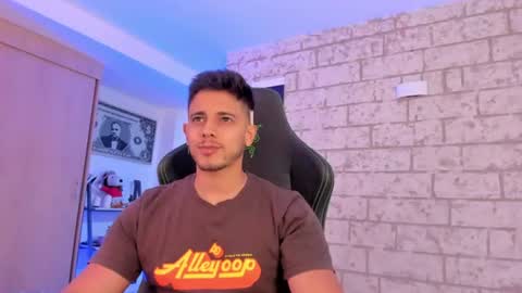 Snapshot of ashton_coleman_ chatting on July 13, 4:26 am my name real is camilo online show from July 13, 4:26 am