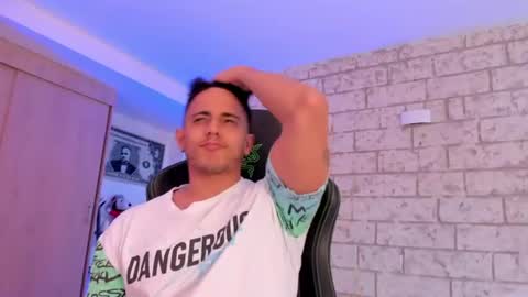 Snapshot of ashton_coleman_ chatting on July 15, 8:36 pm my name real is camilo online show from July 15, 8:36 pm