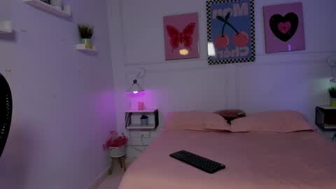 Snapshot of asia_lune chatting on June 2, 3:30 am MyaFontaine online show from June 2, 3:30 am