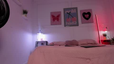 Snapshot of asia_lune chatting on June 3, 3:31 am MyaFontaine online show from June 3, 3:31 am