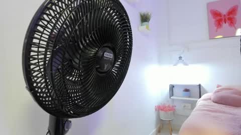 Snapshot of asia_lune chatting on June 6, 3:55 am MyaFontaine online show from June 6, 3:55 am