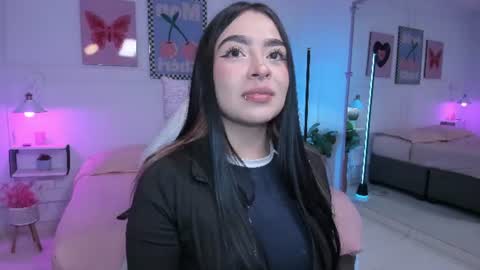 Snapshot of asia_lune chatting on June 16, 4:04 am MyaFontaine online show from June 16, 4:04 am