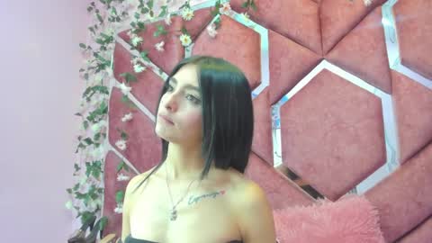 Snapshot of asia_miller chatting on June 1, 7:37 pm Asia miller online show from June 1, 7:37 pm