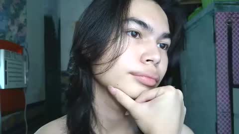 Snapshot of asian_babyboi chatting on April 12, 3:11 am asian_babyboi online show from April 12, 3:11 am