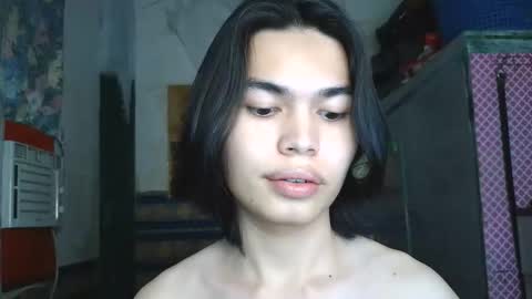 Snapshot of asian_babyboi chatting on May 19, 12:11 pm asian_babyboi online show from May 19, 12:11 pm
