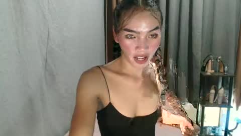 asian_cassy online show from June 14, 6:26 am