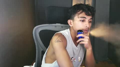 Snapshot of asian_hunk_moreno chatting on June 21, 3:03 pm Yuri online show from June 21, 3:03 pm