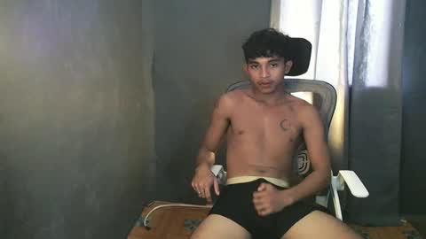 Snapshot of asian_hunk_moreno chatting on July 2, 4:29 am Yuri online show from July 2, 4:29 am