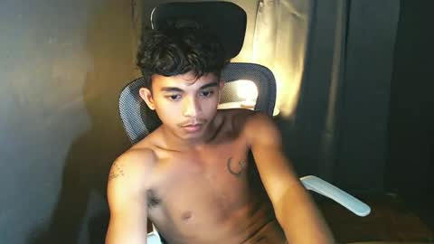 Snapshot of asian_hunk_moreno chatting on July 2, 4:35 pm Yuri online show from July 2, 4:35 pm
