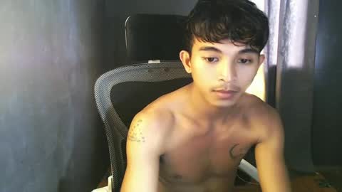 Snapshot of asian_hunk_moreno chatting on July 6, 6:21 am Yuri online show from July 6, 6:21 am