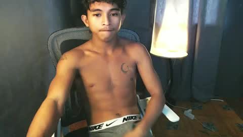 Snapshot of asian_hunk_moreno chatting on July 7, 5:32 am Yuri online show from July 7, 5:32 am