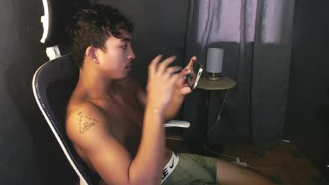 Snapshot of asian_hunk_moreno chatting on July 9, 7:23 am Yuri online show from July 9, 7:23 am