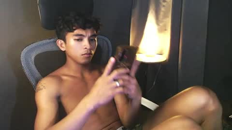 Snapshot of asian_hunk_moreno chatting on July 9, 7:40 pm Yuri online show from July 9, 7:40 pm